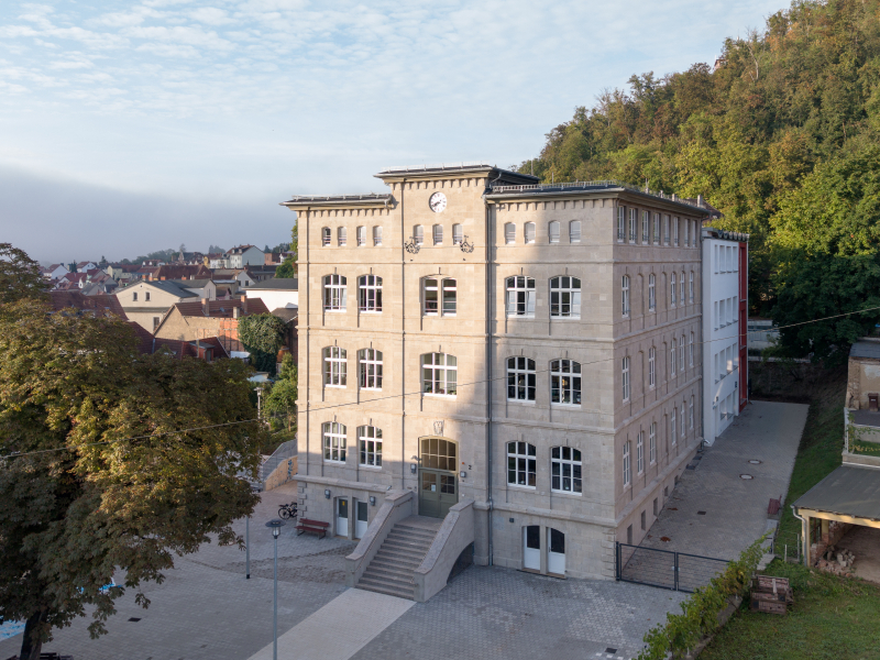 bergschule_bkoesen_379_dji_20260902074317_0003_d_a4_fototillschuster.jpg bergschule_bkoesen_379_dji_20260902074317_0003_d_a4_fototillschuster.jpg